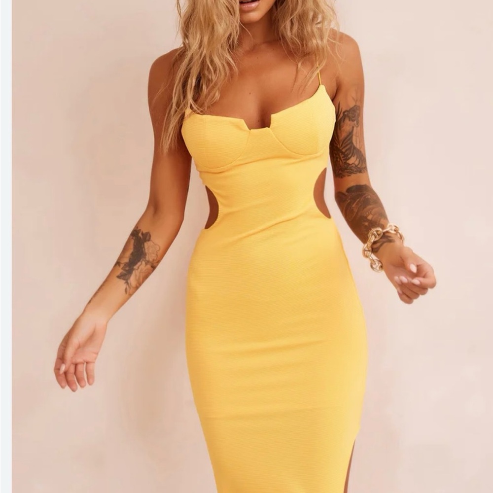 Sage Yellow Bodycon Midi Dress with Sweetheart Neckline